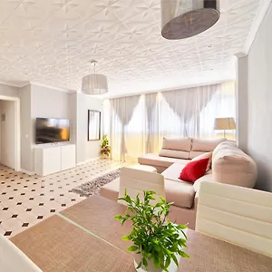 https://fantstico-apartamento-junto-a-la-estacin.1costadelsol.com