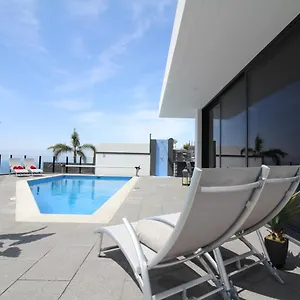 https://villa-stella.madeira-islandshotels.com